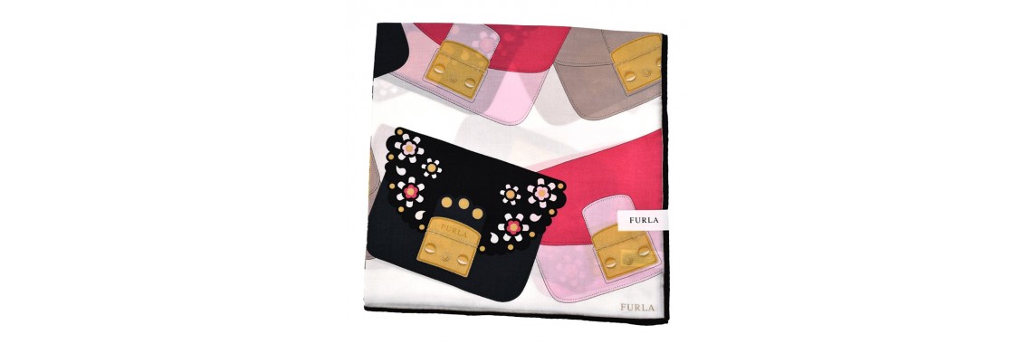 FURLA 正方形絲巾